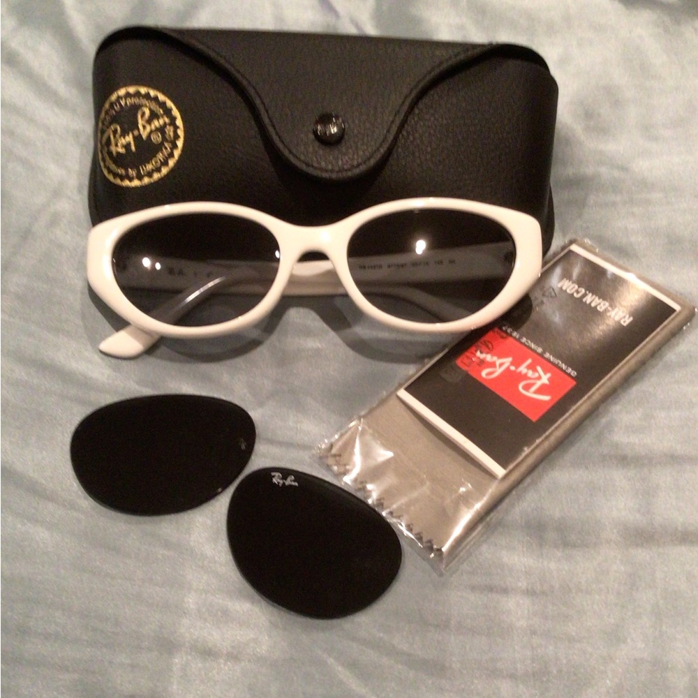 New White Rayban 44570 sunglasses. Prescription but have normal lenses included